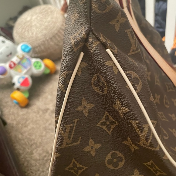LOUIS VUITTON bag - Picture 10 of 11